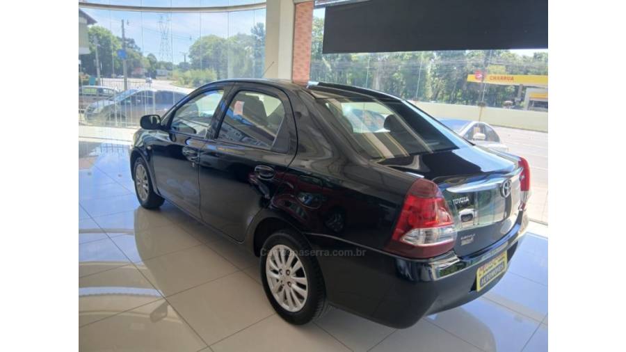 TOYOTA - ETIOS - 2013/2013 - Preta - Sob Consulta