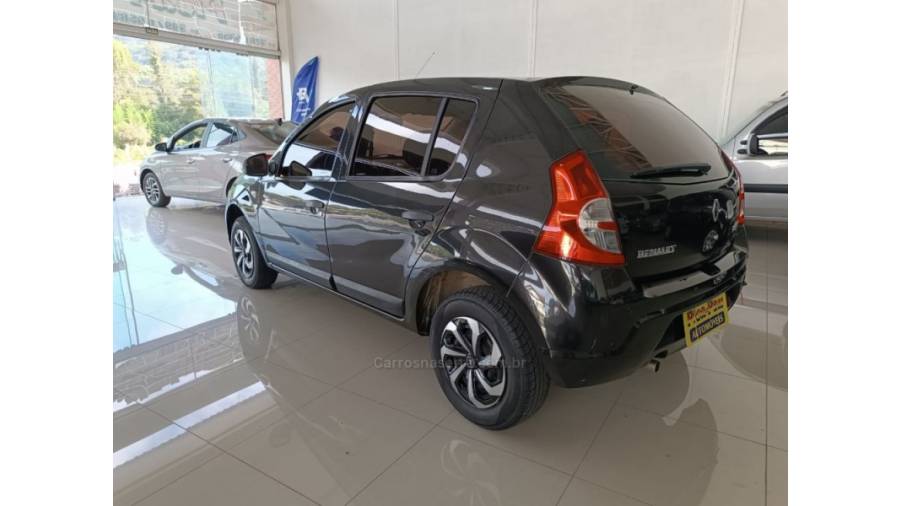 RENAULT - SANDERO - 2010/2011 - Preta - Sob Consulta