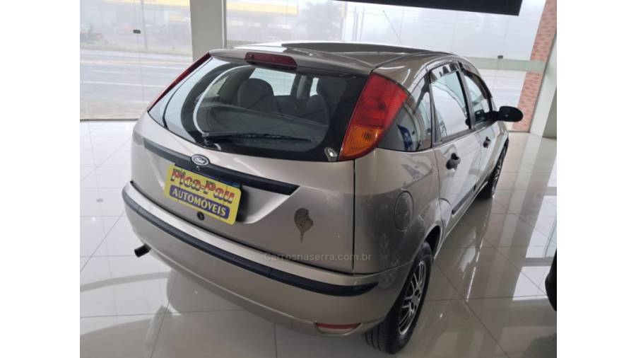 FORD - FOCUS - 2005/2005 - Prata - Sob Consulta