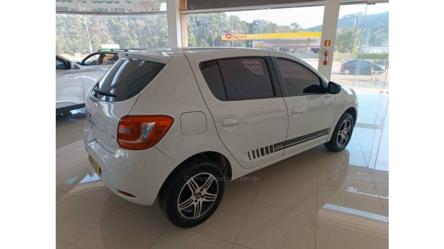 RENAULT - SANDERO - 2016/2017 - Branca - Sob Consulta