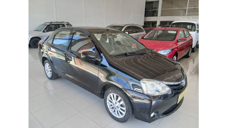 TOYOTA - ETIOS - 2013/2013 - Preta - Sob Consulta
