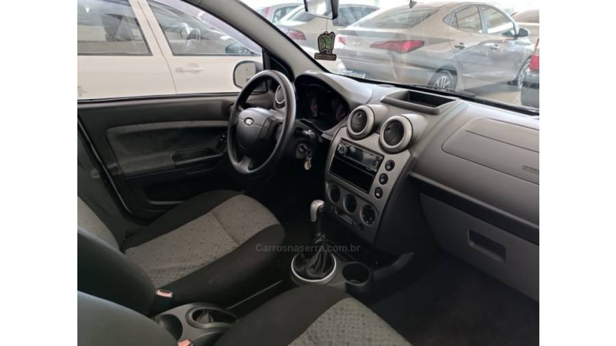FORD - FIESTA - 2013/2014 - Branca - Sob Consulta