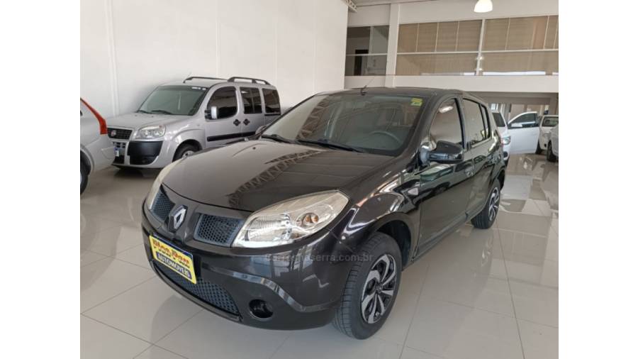 RENAULT - SANDERO - 2010/2011 - Preta - Sob Consulta