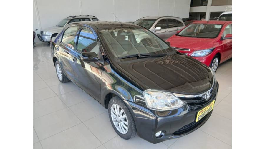 TOYOTA - ETIOS - 2013/2013 - Preta - Sob Consulta