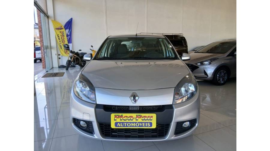 RENAULT - SANDERO - 2013/2014 - Prata - Sob Consulta