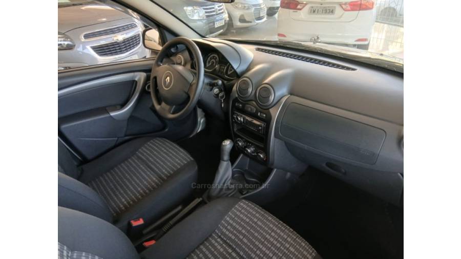 RENAULT - SANDERO - 2013/2014 - Prata - Sob Consulta