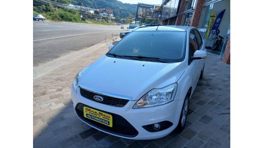 FORD - FOCUS - 2012/2013 - Branca - Sob Consulta