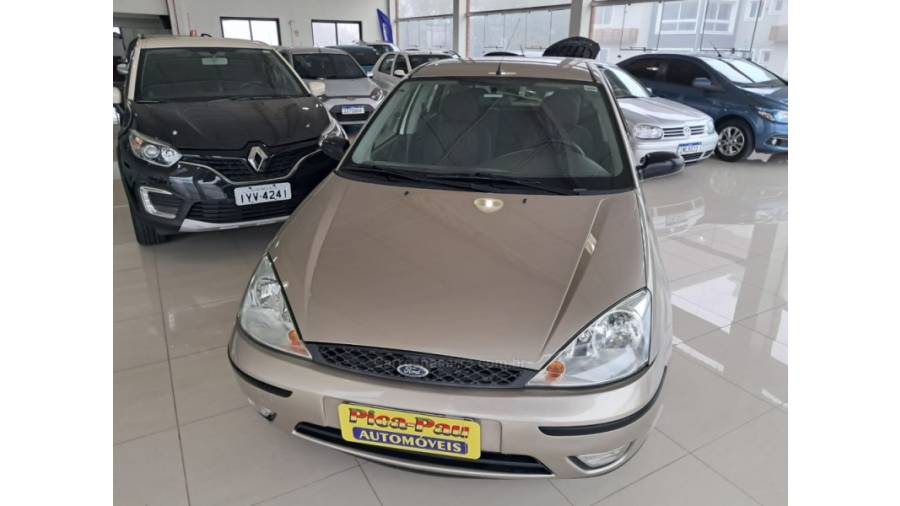 FORD - FOCUS - 2005/2005 - Prata - Sob Consulta