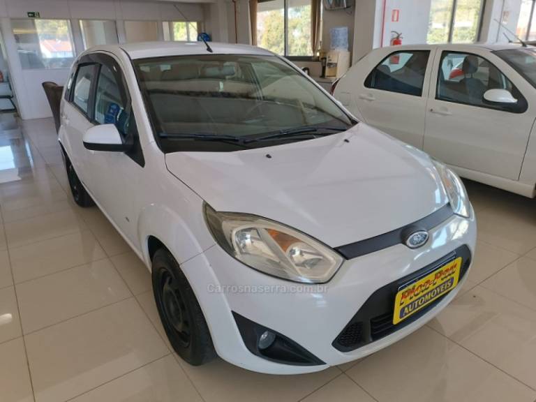 FORD - FIESTA - 2013/2014 - Branca - Sob Consulta