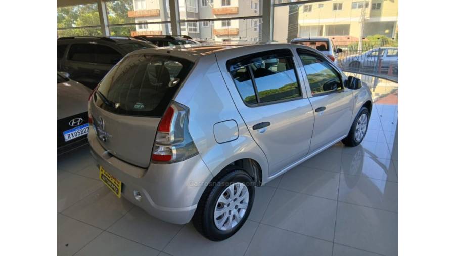 RENAULT - SANDERO - 2013/2014 - Prata - Sob Consulta