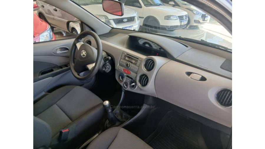 TOYOTA - ETIOS - 2013/2013 - Preta - Sob Consulta