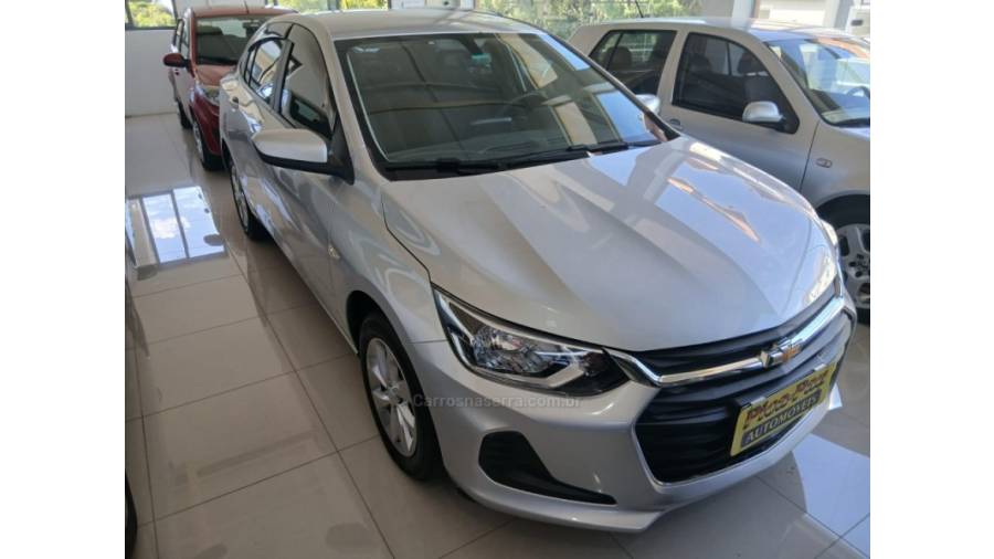 CHEVROLET - ONIX - 2022/2023 - Prata - Sob Consulta