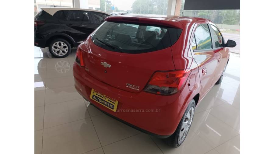 CHEVROLET - ONIX - 2015/2015 - Vermelha - Sob Consulta