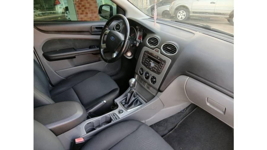 FORD - FOCUS - 2012/2013 - Branca - Sob Consulta