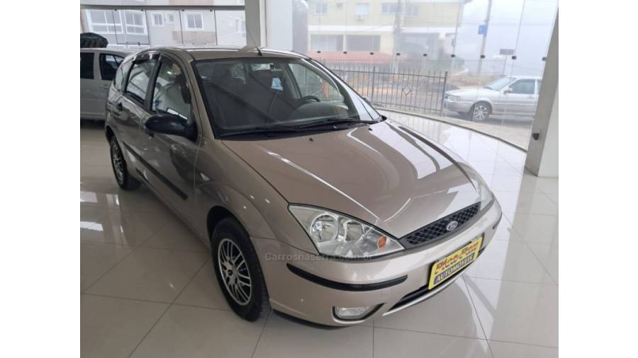 FORD - FOCUS - 2005/2005 - Prata - Sob Consulta