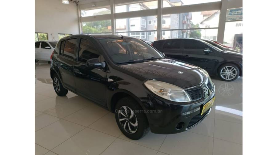 RENAULT - SANDERO - 2010/2011 - Preta - Sob Consulta