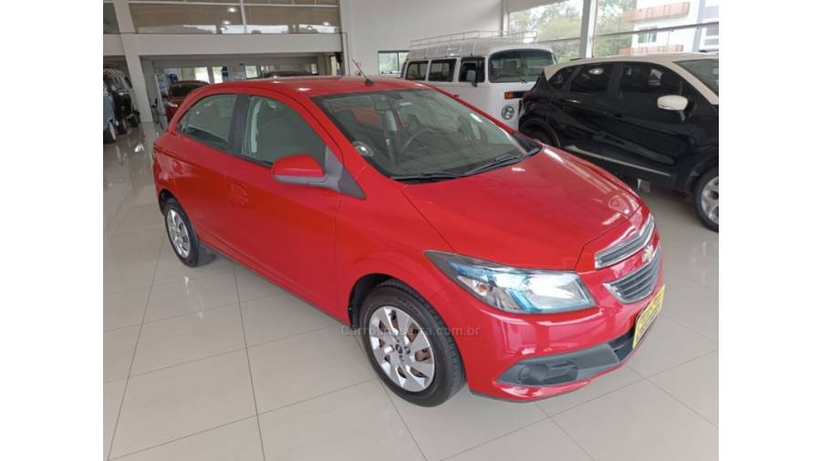 CHEVROLET - ONIX - 2015/2015 - Vermelha - Sob Consulta