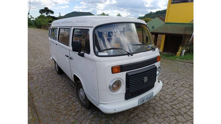 VOLKSWAGEN - KOMBI - 2008/2009 - Branca - Sob Consulta